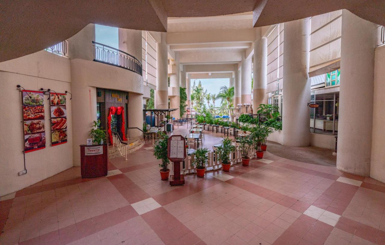 Romantic Couple Suite + Beach-Front Balcony Танджунг-Бунга Экстерьер фото