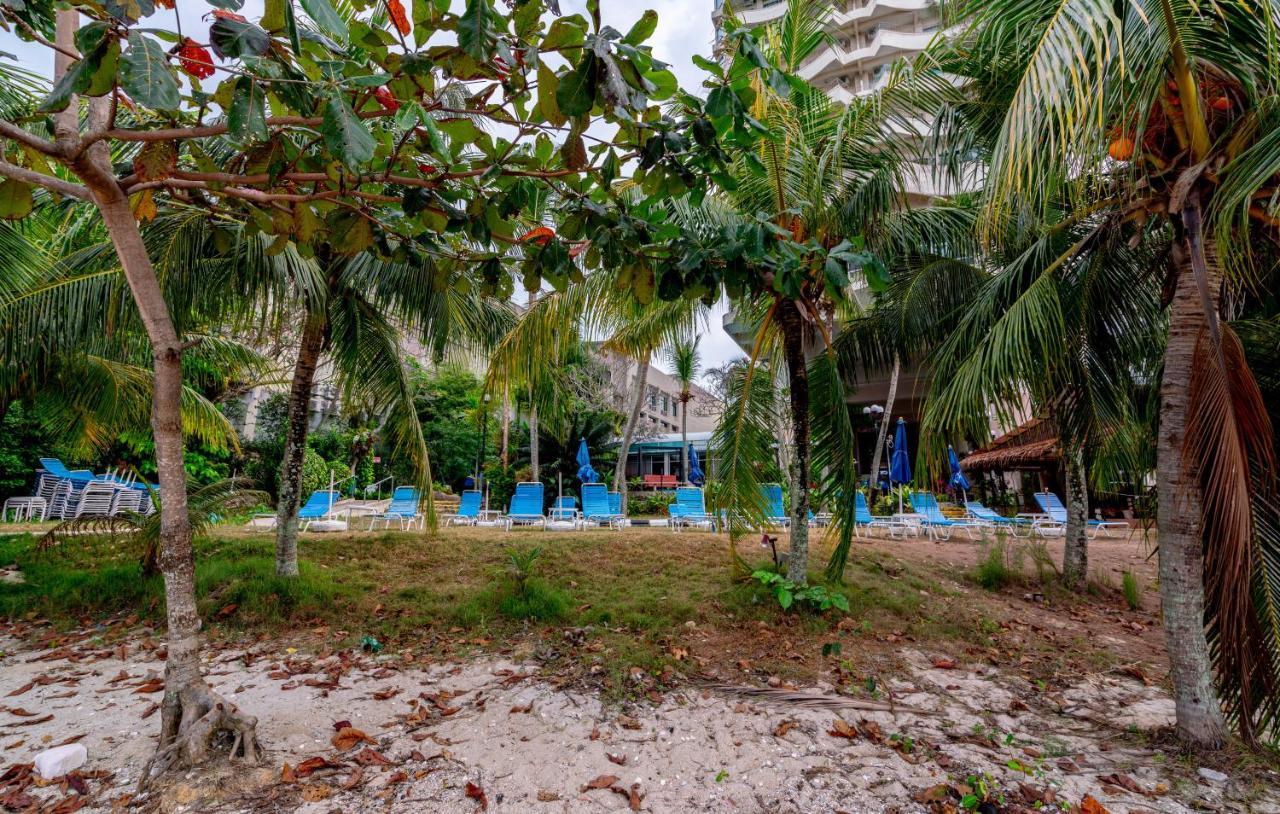 Romantic Couple Suite + Beach-Front Balcony Танджунг-Бунга Экстерьер фото
